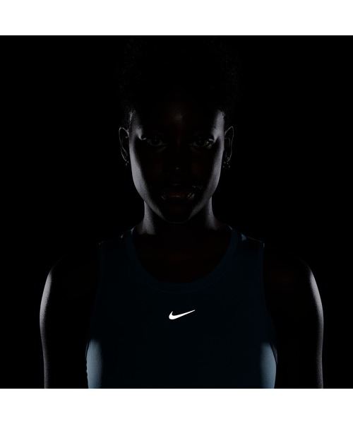 NIKE(ナイキ)の「ナイキ NIKE ナイキ ワン DF スリム タンク トップ(タンクトップ・レディース・ブルーグレー・S/M/L)」の9枚目の写真