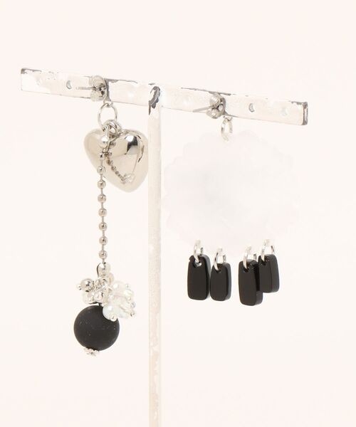 tone（トーン）の「【KKSHOP】ひつじピアス(MA)（ピアス（両耳用）・レディース・ホワイト系・FREE）」の2枚目の写真