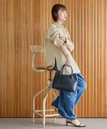 スムースレザー フラットショルダーバッグ アーツアンドクラフツ / VEGETABLE HORSE LEATHER べジタブルホース