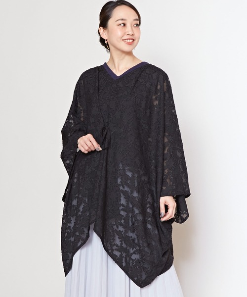 カヤ（カヤ）の「【カヤ】透かし花トップス（その他トップス・レディース・キナリ/スミクロ/ライトブルー・FREE）」の2枚目の写真