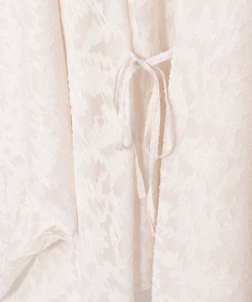 カヤ（カヤ）の「【カヤ】透かし花トップス（その他トップス・レディース・キナリ/スミクロ/ライトブルー・FREE）」の6枚目の写真