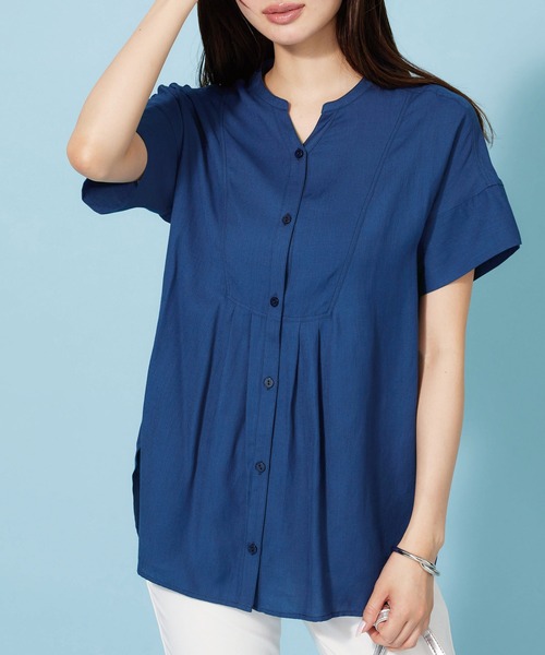 BELLUNA PLUS(ベルーナ)の「麻調素材タック使いシャツチュニック(シャツ/ブラウス・レディース・カーキ/ロイヤルブルー/イエロー・LARGE/X-LARGE/MEDIUM)」の3枚目の写真