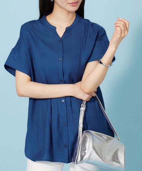BELLUNA PLUS(ベルーナ)の「麻調素材タック使いシャツチュニック(シャツ/ブラウス・レディース・カーキ/ロイヤルブルー/イエロー・LARGE/X-LARGE/MEDIUM)」の13枚目の写真