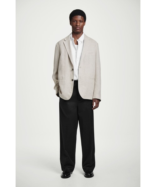 COS（コス）の「カーブヘム リネンシャツ（シャツ/ブラウス・メンズ・ホワイト・XL/L/M）」の2枚目の写真