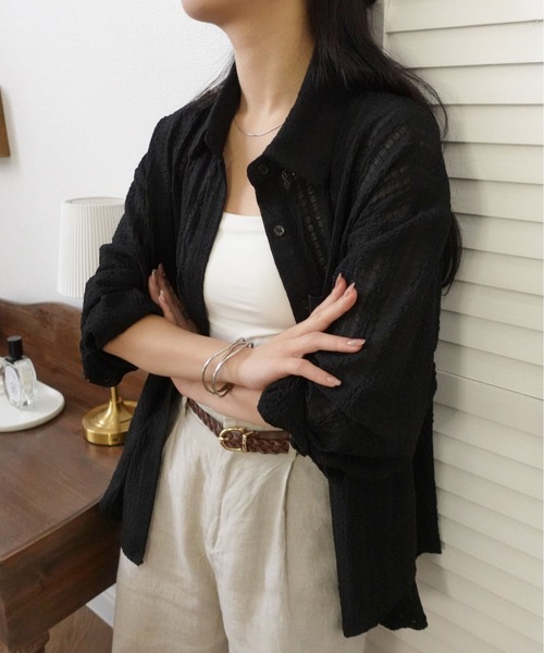 unnu（ユヌ）の「ワッフルシアー ルーズシャツ（シャツ/ブラウス・レディース・ホワイト/ブラック・F）」の3枚目の写真