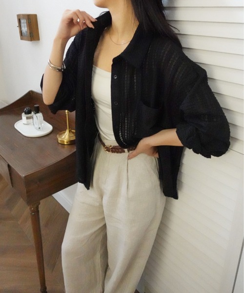 unnu（ユヌ）の「ワッフルシアー ルーズシャツ（シャツ/ブラウス・レディース・ホワイト/ブラック・F）」の4枚目の写真