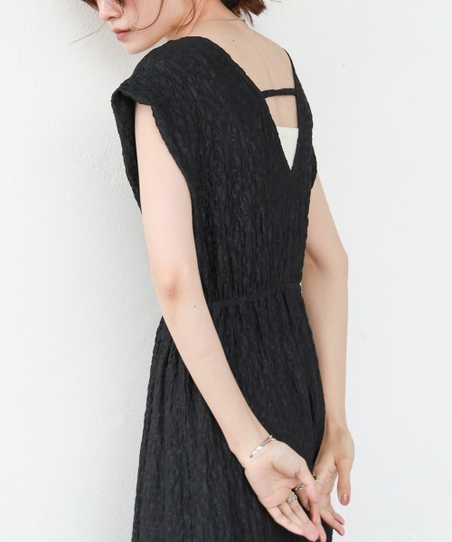 Bab（バブ）の「【選べる】【低身長向けサイズあり】前後2WAYウェーブ柄シュシュ付ワンピース・オールインワン（つなぎ/オールインワン・レディース・ブラウン/A/C/B/アイボリー/ブラック・S/M）」の12枚目の写真