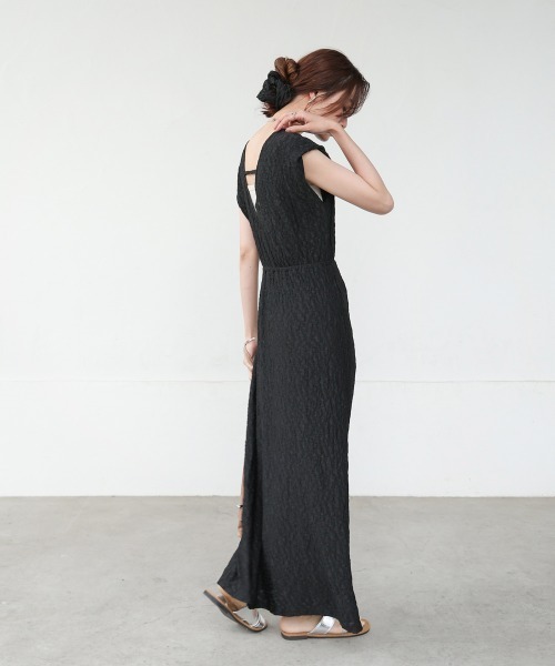 Bab（バブ）の「【選べる】【低身長向けサイズあり】前後2WAYウェーブ柄シュシュ付ワンピース・オールインワン（つなぎ/オールインワン・レディース・ブラウン/A/C/B/アイボリー/ブラック・S/M）」の14枚目の写真