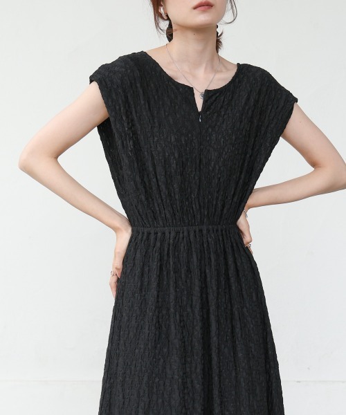 Bab（バブ）の「【選べる】【低身長向けサイズあり】前後2WAYウェーブ柄シュシュ付ワンピース・オールインワン（つなぎ/オールインワン・レディース・ブラウン/A/C/B/アイボリー/ブラック・S/M）」の16枚目の写真