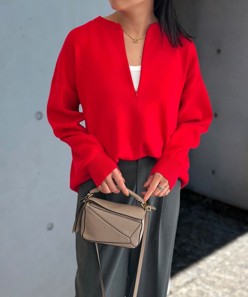 eM(エム)の「【サイズ展開あり】フロント2wayニットプルオーバー(ニット/セーター・レディース・レッド/ブラック/ネイビー系/ベージュ系・S/L/LL/M)」の4枚目の写真