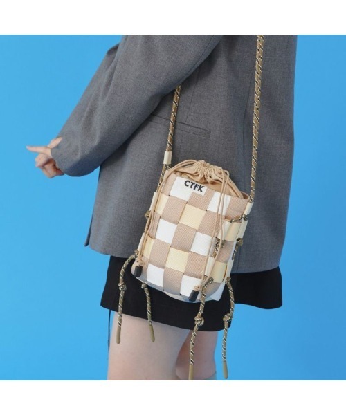 Kinetics(キネティクス)の「CONTROL FREAK TAPE WOVEN SHOULDER(コントロールフリーク テープウーブンショルダー)(ショルダーバッグ・レディース・ブラック/ベージュ/ピンク・ONE SIZE)」の12枚目の写真