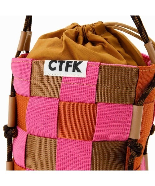 Kinetics(キネティクス)の「CONTROL FREAK TAPE WOVEN SHOULDER(コントロールフリーク テープウーブンショルダー)(ショルダーバッグ・レディース・ブラック/ベージュ/ピンク・ONE SIZE)」の10枚目の写真
