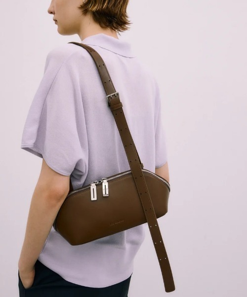ADD CULUMN(アドカラム)の「ADD CULUMN(アドカラム) FIGRE BODYBAG(ショルダーバッグ・レディース・ブラウン/ブラック/ベビーピンク・F)」の3枚目の写真
