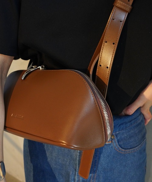 ADD CULUMN(アドカラム)の「ADD CULUMN(アドカラム) FIGRE BODYBAG(ショルダーバッグ・レディース・ブラウン/ブラック/ベビーピンク・F)」の8枚目の写真