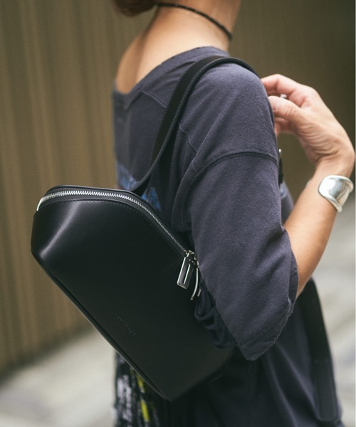 ADD CULUMN(アドカラム)の「ADD CULUMN(アドカラム) FIGRE BODYBAG(ショルダーバッグ・レディース・ブラウン/ブラック/ベビーピンク・F)」の18枚目の写真