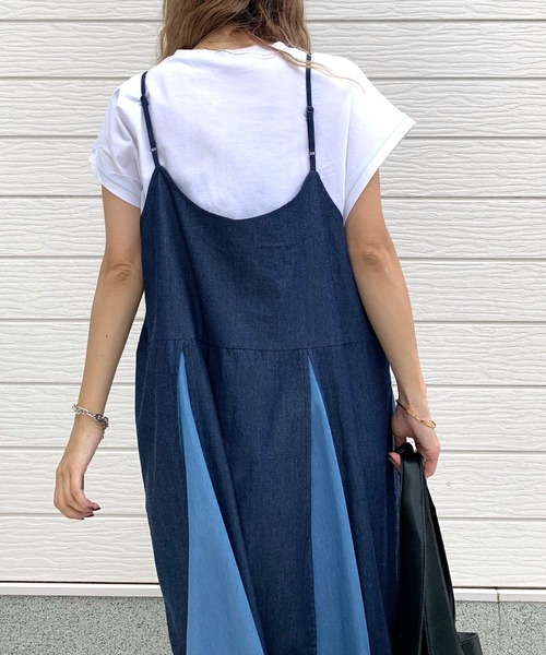 Q（キュー）の「ライトデニムバイカラーキャミワンピース（ワンピース・レディース・ブルー/ブラック・MEDIUM）」の17枚目の写真