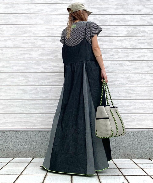 Q（キュー）の「ライトデニムバイカラーキャミワンピース（ワンピース・レディース・ブルー/ブラック・MEDIUM）」の19枚目の写真