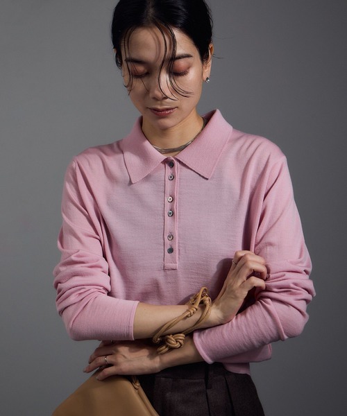 SALON adam et rope'(サロン アダム エ ロペ)の「30ゲージウールニットポロシャツ(ニット/セーター・レディース・ピンク/ベージュ/ブラック・FREE)」の4枚目の写真