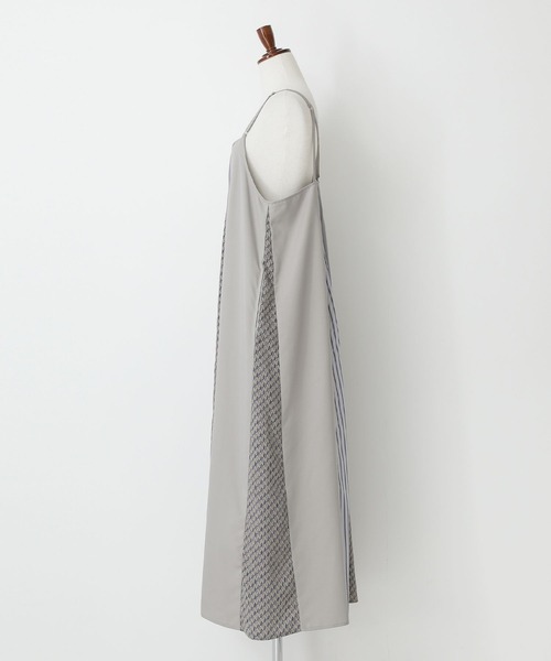 n'OrLABEL(ノアールレーベル)の「『柄切替配色キャミワンピ』(ワンピース・レディース・ブラック/グレイッシュベージュ・2/1)」の21枚目の写真