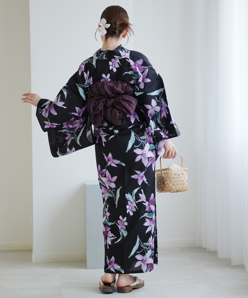 ゆ*き様 黒地 紫の花柄 浴衣 高級変わり織 浴衣3点セット ( ゆかた・帯・下駄 )黒地に