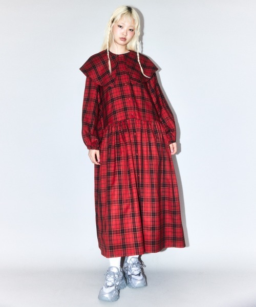 Candy Stripper（キャンディストリッパー）の「CELEBRATE BIG COLLAR ドレス（ワンピース・レディース・ブラック/レッド・FREE）」の3枚目の写真