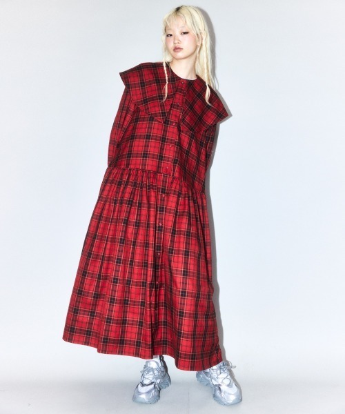 Candy Stripper（キャンディストリッパー）の「CELEBRATE BIG COLLAR ドレス（ワンピース・レディース・ブラック/レッド・FREE）」の4枚目の写真