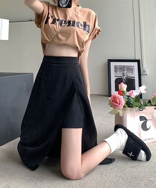 Asterellivi(アステレリビ)の「ハイ スリット スカート風 パンツ(スカート・レディース・ブラック・M/L)」の2枚目の写真