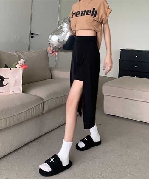 Asterellivi(アステレリビ)の「ハイ スリット スカート風 パンツ(スカート・レディース・ブラック・M/L)」の13枚目の写真
