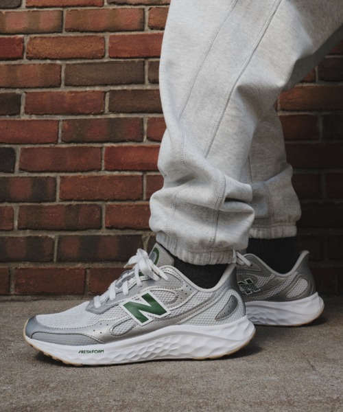 NEW BALANCE(ニューバランス)の「Fresh Foam Arishi v4(スニーカー・メンズ・ネイビー/シルバー系その他/ブラック・25.0cm/25.5cm/26.0cm/26.5cm/27.0cm/27.5cm/28.0cm/28.5cm/29.0cm)」の3枚目の写真