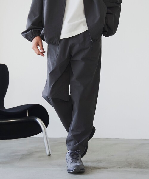 coen（コーエン）の「ハイカーテックイージーパンツ【防シワ/ストレッチ/撥水/ウォッシャブル】（その他パンツ・メンズ・ブラック/ダークブラウン/ダークグレー・S/M/L/XL）」の6枚目の写真
