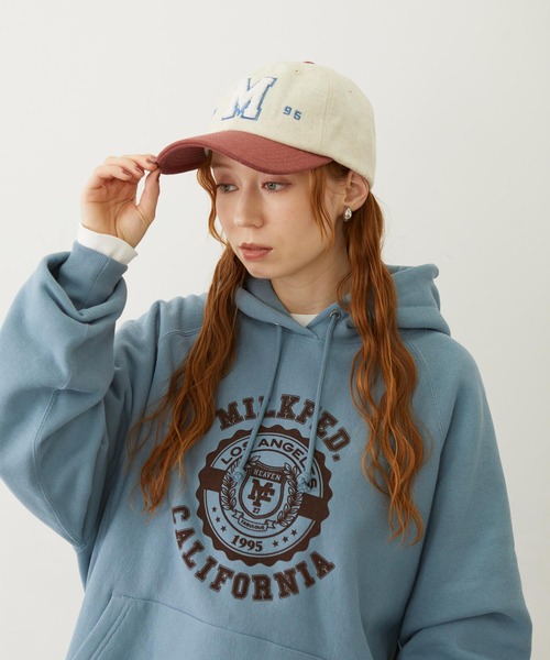MILKFED.(ミルクフェド)の「CHENILLE LOGO EMBROIDERY MELTON CAP(キャップ・レディース・オフホワイト/ブラック/グレー・ONE SIZE)」の4枚目の写真
