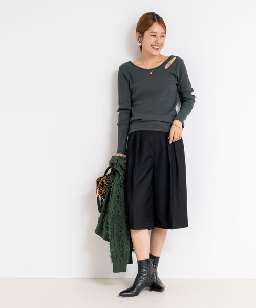 Rie Miller（リエミラー）の「ウォッシャブルリブカットアウト2WAYロンT（Tシャツ/カットソー・レディース・オフホワイト/ダークグリーン/チャコールグレー・38）」の12枚目の写真