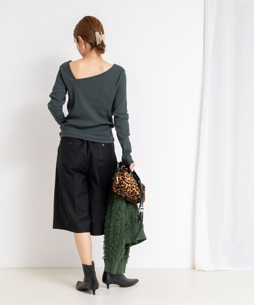 Rie Miller（リエミラー）の「ウォッシャブルリブカットアウト2WAYロンT（Tシャツ/カットソー・レディース・オフホワイト/ダークグリーン/チャコールグレー・38）」の13枚目の写真