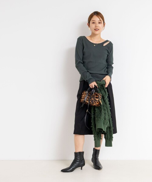 Rie Miller（リエミラー）の「ウォッシャブルリブカットアウト2WAYロンT（Tシャツ/カットソー・レディース・オフホワイト/ダークグリーン/チャコールグレー・38）」の14枚目の写真