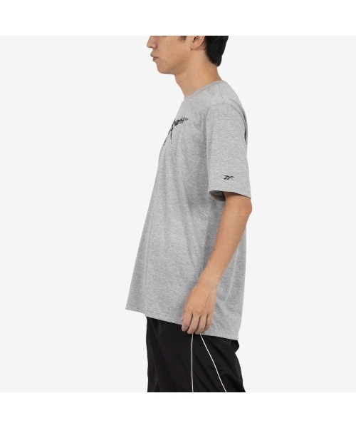Reebok(リーボック)の「ロゴ グラフィック フィットTシャツ / WESTY EASY FIT GRAPHIC TEE(Tシャツ/カットソー・メンズ・グレー/ブラック/グリーン・LARGE/MEDIUM/SMALL/X-LARGE)」の5枚目の写真