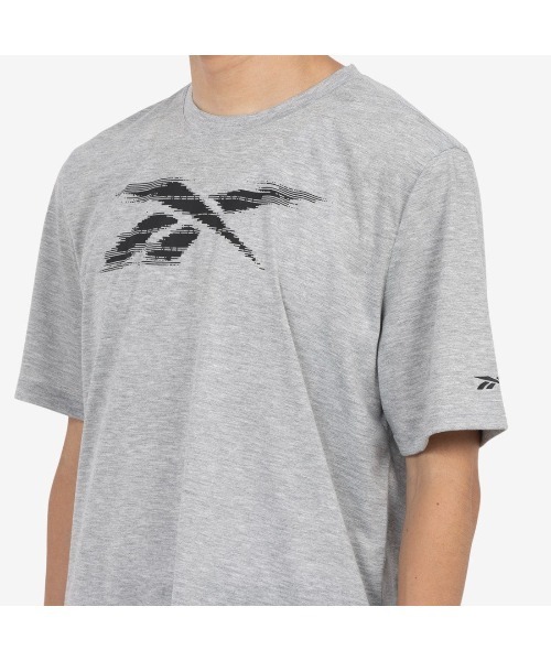 Reebok(リーボック)の「ロゴ グラフィック フィットTシャツ / WESTY EASY FIT GRAPHIC TEE(Tシャツ/カットソー・メンズ・グレー/ブラック/グリーン・LARGE/MEDIUM/SMALL/X-LARGE)」の6枚目の写真