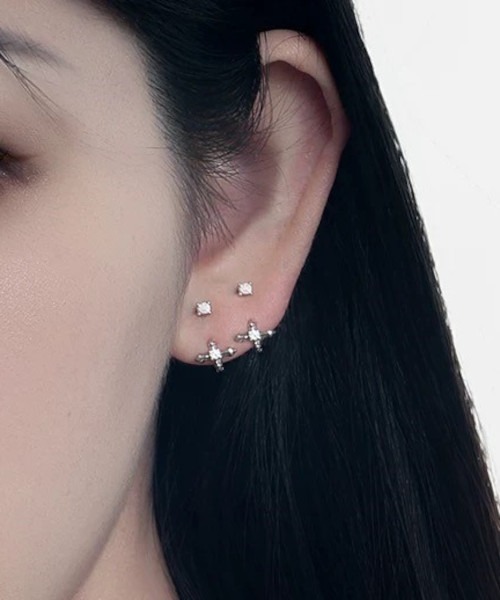 MASHIRO（マシロ）の「【MASHIRO】バックカールクロスペアボディーピアス ユニセックス（MA/EK422）（ピアス（両耳用）・メンズ・シルバー・FREE）」の4枚目の写真