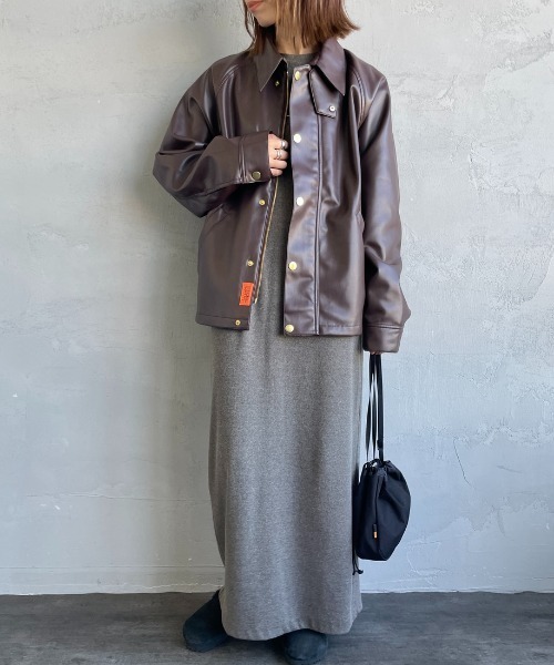 UNIVERSAL OVERALL（ユニバーサルオーバーオール）の「[UNIVERSAL OVERALL/ユニバーサルオーバーオール] 別注 オーバーサイズ レザージャケット（その他アウター・レディース・ブラック/キャメル/ブラウン・F）」の5枚目の写真