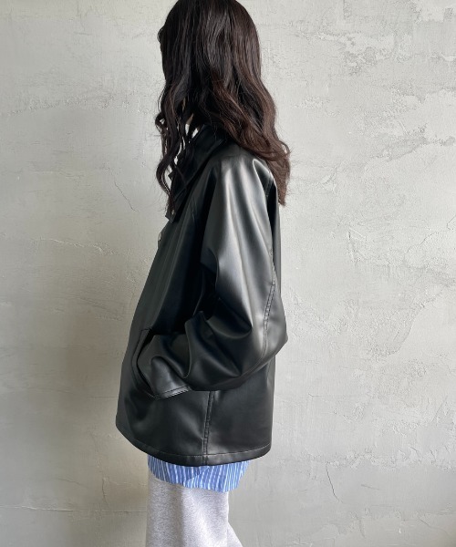 UNIVERSAL OVERALL（ユニバーサルオーバーオール）の「[UNIVERSAL OVERALL/ユニバーサルオーバーオール] 別注 オーバーサイズ レザージャケット（その他アウター・レディース・ブラック/キャメル/ブラウン・F）」の14枚目の写真