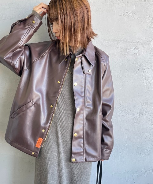 UNIVERSAL OVERALL（ユニバーサルオーバーオール）の「[UNIVERSAL OVERALL/ユニバーサルオーバーオール] 別注 オーバーサイズ レザージャケット（その他アウター・レディース・ブラック/キャメル/ブラウン・F）」の22枚目の写真