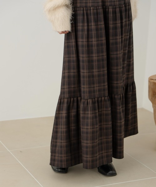 hinari（ヒナリ）の「シャーリングティアードスカート（スカート・レディース・ブラック/アイボリー/チェック・FREE/SMALL/X-SMALL）」の4枚目の写真