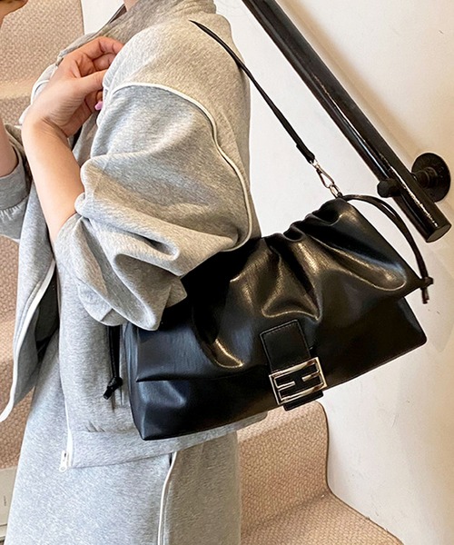 色ブラック サイズ14×8×20cm SPAHER（スバヒァ）ショルダーポーチ メンズ 革 ベルトポーチ メンズ メンズショルダー 最大49倍｜11⁄10限定特典付き SLOW スロウ バッグ