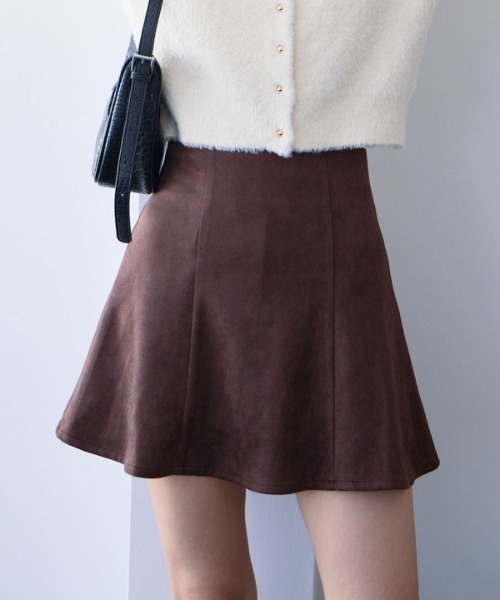 archives（アルシーヴ）の「スエードフレアミニスカート（スカート・レディース・ブラウン/キャメル・MEDIUM）」の2枚目の写真