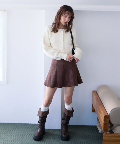 archives（アルシーヴ）の「スエードフレアミニスカート（スカート・レディース・ブラウン/キャメル・MEDIUM）」の17枚目の写真