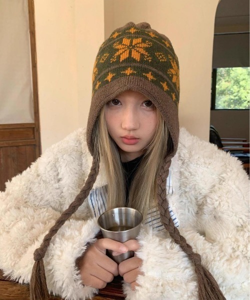 セール】【秋冬新作】ノルディック柄ストラップ付きニット帽