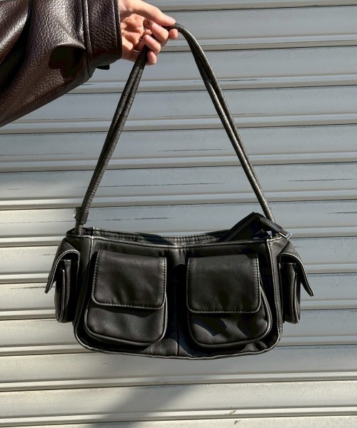 黒い装飾付きハンドバッグ 合皮製ショルダーベルト付き2wayハンドバッグ｜オフィスカジュアル