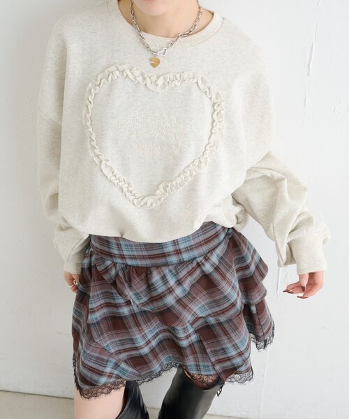 w closet（ダブルクローゼット）の「ハートフリルスウェット（パーカー・レディース・グレー/レッド/グリーン/アイボリー・FREE）」の5枚目の写真