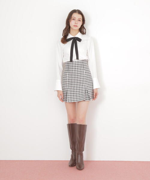 JILL by JILL STUART（ジルバイジルスチュアート）の「◇リボンタイ付シャツ（シャツ/ブラウス・レディース・ブルー/ホワイト・FREE）」の6枚目の写真