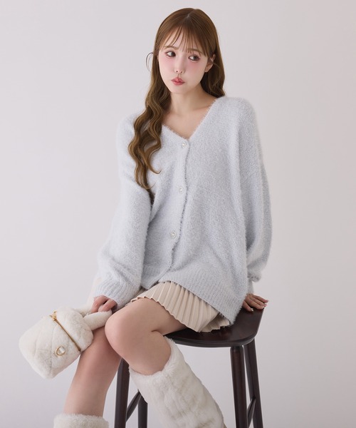 one after another NICE CLAUP（ワンアフターアナザーナイスクラップ）の「キラキラボタンベロアモールニットカーディガン（カーディガン/ボレロ・レディース・チャコールグレー/ピンク/サックスブルー/アイボリー・FREE）」の5枚目の写真