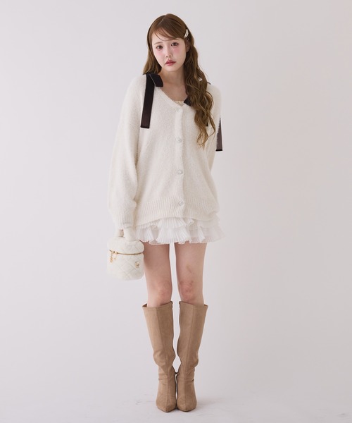 one after another NICE CLAUP（ワンアフターアナザーナイスクラップ）の「キラキラボタンベロアモールニットカーディガン（カーディガン/ボレロ・レディース・チャコールグレー/ピンク/サックスブルー/アイボリー・FREE）」の7枚目の写真